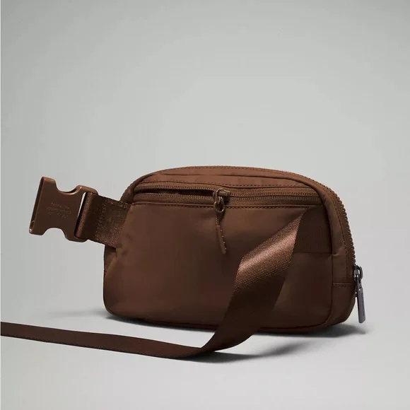 Lululemon Everywhere Belt Bag 1L in Java | Chocolate Brown - Picture 2 of 11